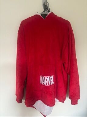 Marvel Red Plush Hooded Blanket with White Sherpa Trim